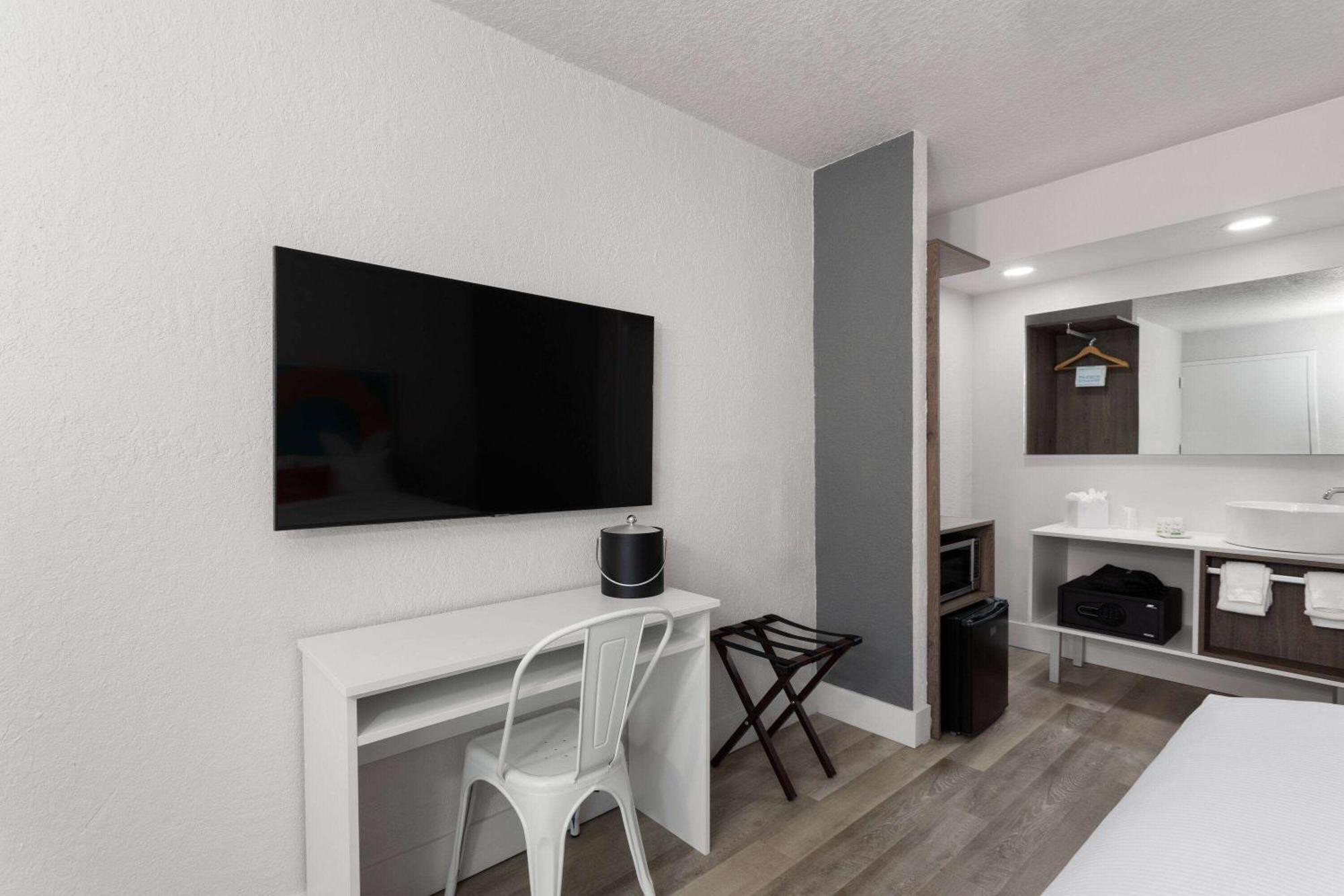 Developer Inn Express Fundamental, A Travelodge By Wyndham Kissimmee Exteriér fotografie