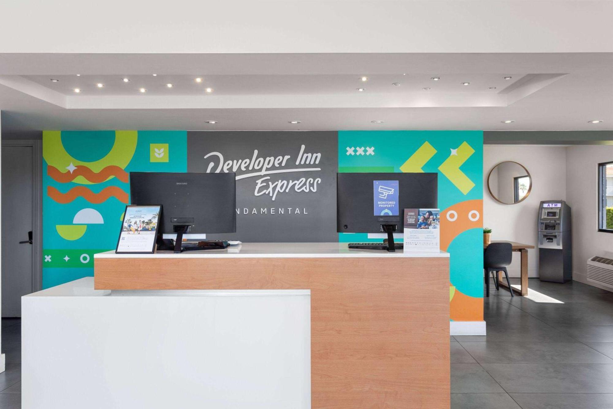 Developer Inn Express Fundamental, A Travelodge By Wyndham Kissimmee Exteriér fotografie