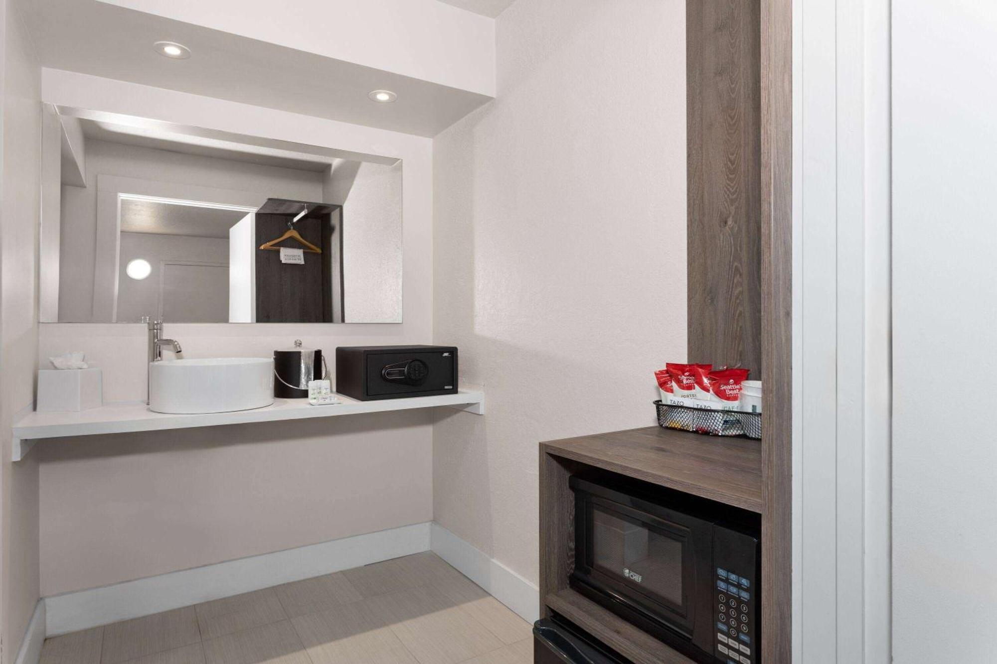 Developer Inn Express Fundamental, A Travelodge By Wyndham Kissimmee Exteriér fotografie